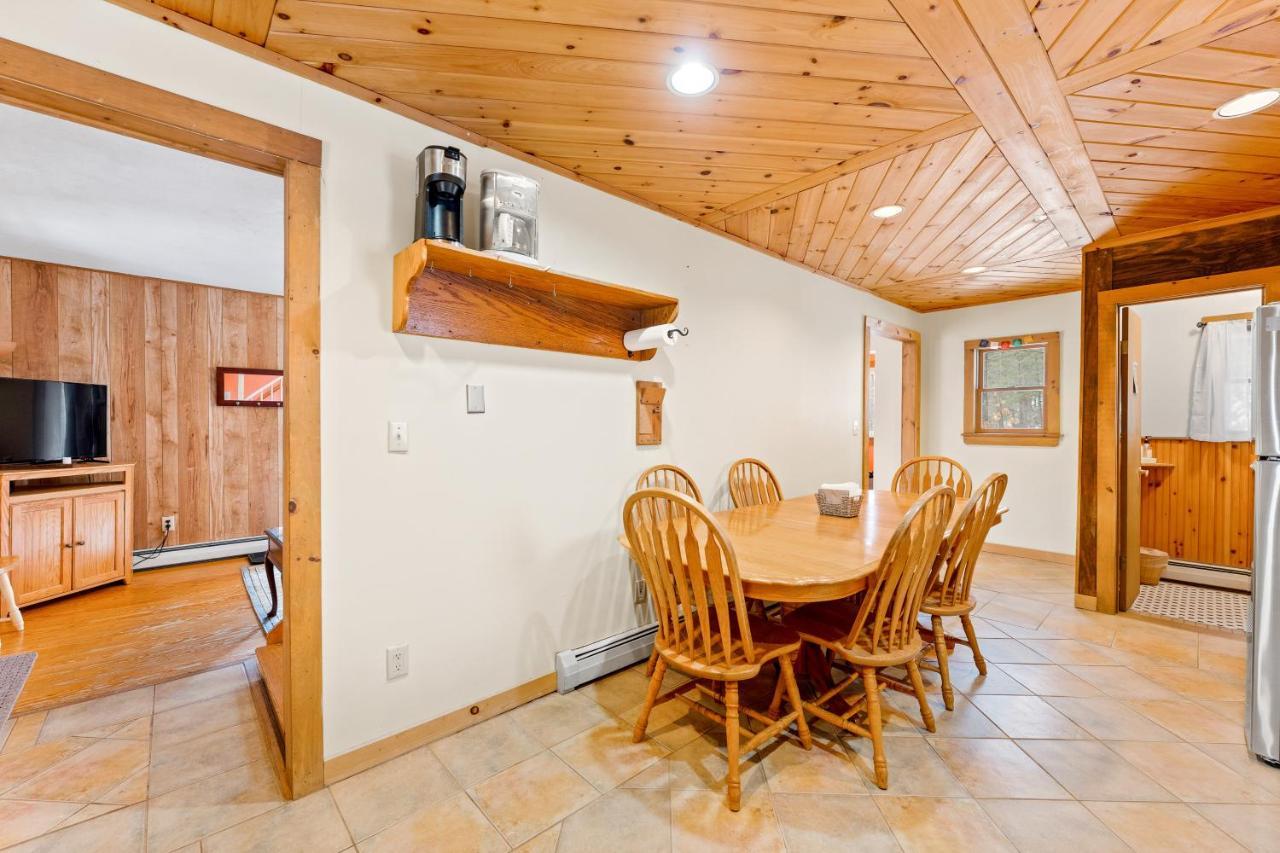 River Road Treehouse Retreat Warrensburg Экстерьер фото